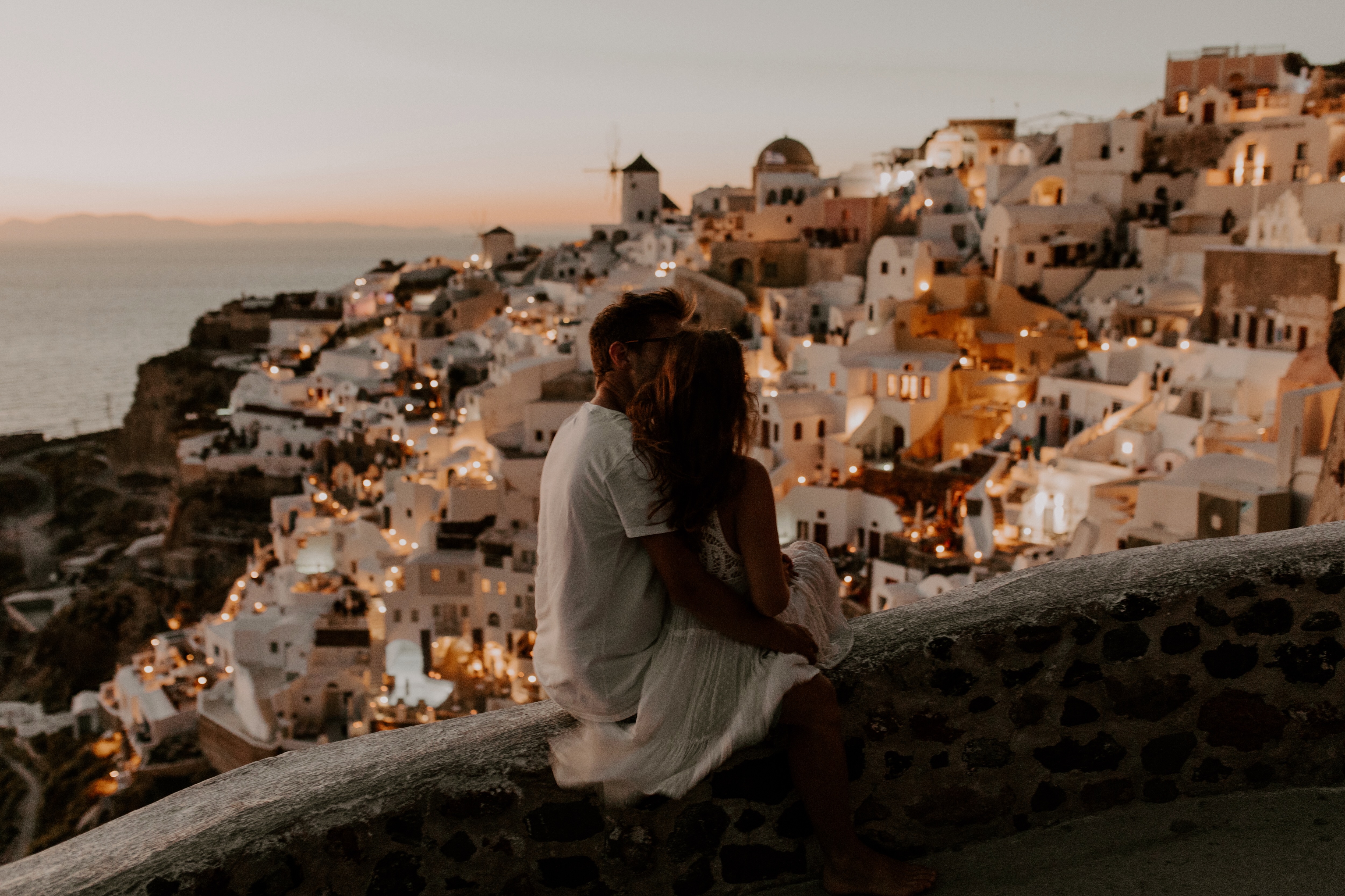 Couple Shooting Santorini Issy And Jul Vanessa Toth Photography